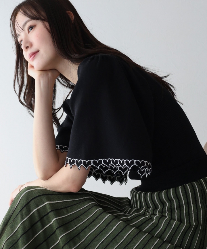 【SALE】ハートカットワークフレアーニット